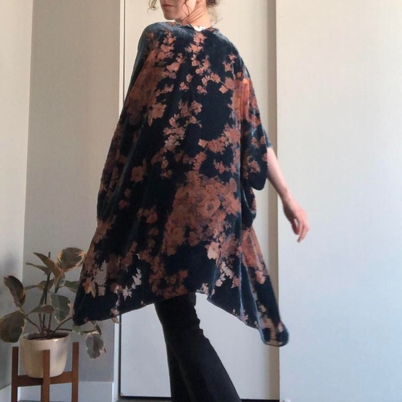 Blue Velvet Kimono - Picture 3 of 3